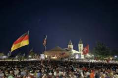 MladifestAdoracia