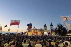 MladifestPolnyOltar